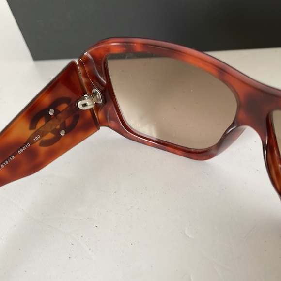 Authentic Chanel Sunglasses. - Picture 7 of 15